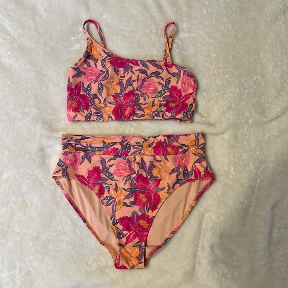 Old navy floral swimsuit